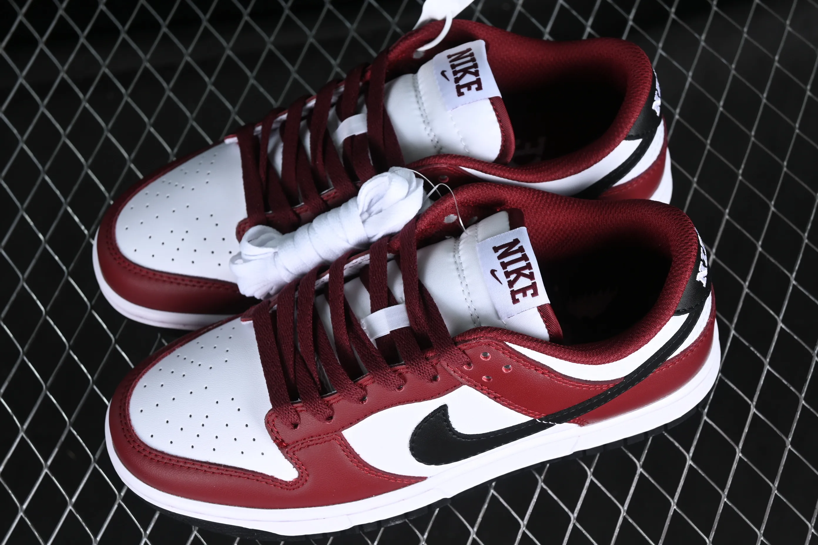 All categories Nk SB Dunk series Nk SB Dunk Low low-top sneakers Nk Dunk Low "Wine Red" burgundy black SB low-top sports and leisure sneakers FD9749-601